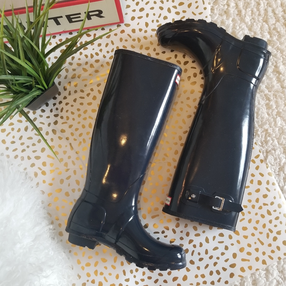 NIB HUNTER Tall Navy Gloss rain boots, sz 8